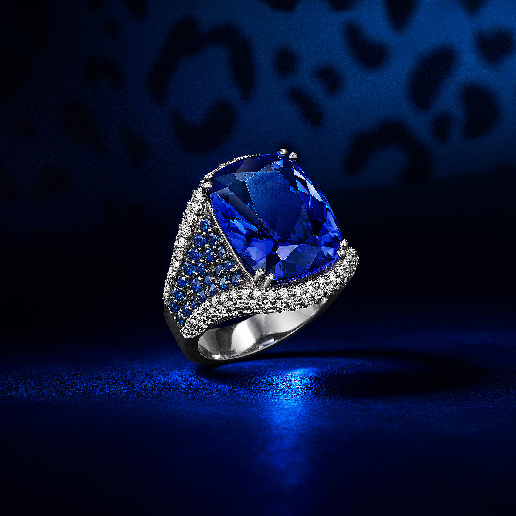 Sapphire Ring with Leopard Print